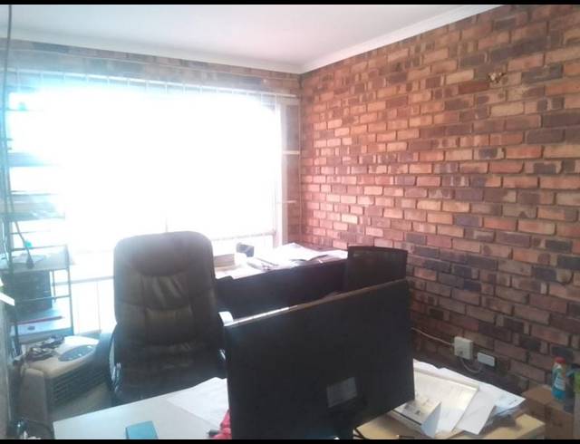 BUSINESS FOR SALE IN VANDERBIJLPARK CE 6